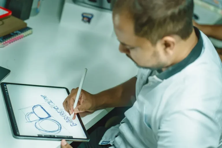 Automatización firma digital contratos inmobiliarios modernos